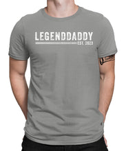 Laden Sie das Bild in den Galerie-Viewer, Legenddaddy 2023 Herren T-Shirt