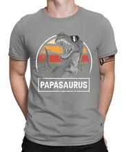 Laden Sie das Bild in den Galerie-Viewer, Papasaurus Papa Dinosaurier  Herren T-Shirt